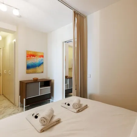 Appartement Belle Vue Centre Juan Les Pins, Résidence Avec Gardien ,parking Prive, 4 Pers, Front De
